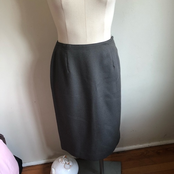 Jones New York Skirt Suit - Picture 4 of 8